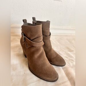 am Edelman Suede Ankle Boots - Taupe
Great Condition!)